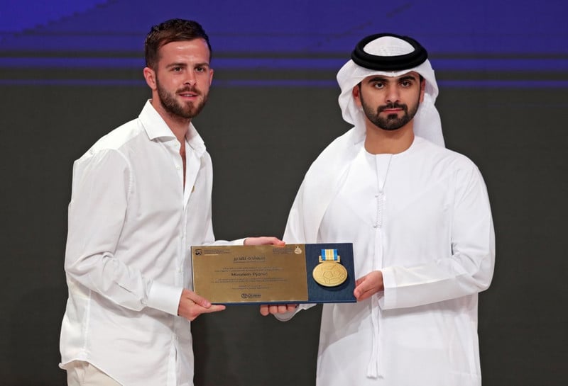 Pjanic hættur í fótbolta