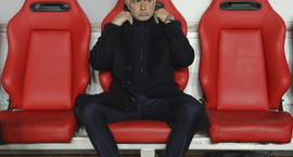 Mourinho lætur leikmenn sofa á æfingasvæðinu eftir...