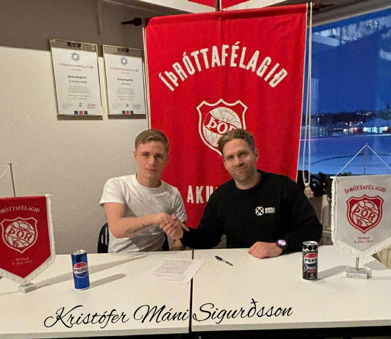 Kristófer Máni og Sveinn Elías Jónsson, formaður fótboltadeildar Þórs.