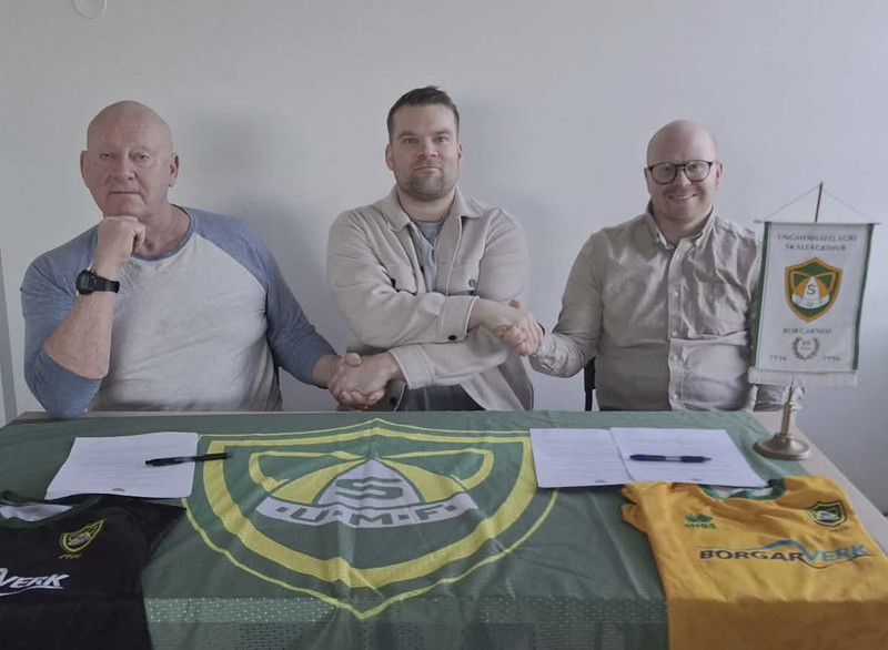 Lárus Grétarsson er lengst til vinstri á myndinni.