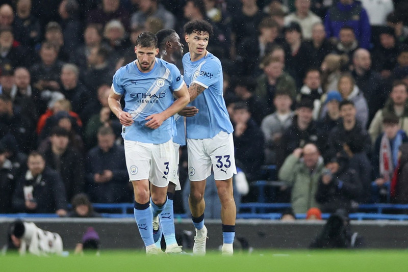 England: City setur pressu á Arsenal - Ótrúlegur viðsnúningur