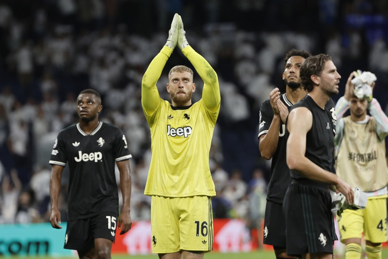 Di Gregorio fer til Bournemouth