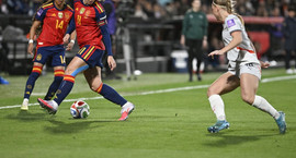 Einkunnir Íslands - Heimsmeistararnir of stór biti 