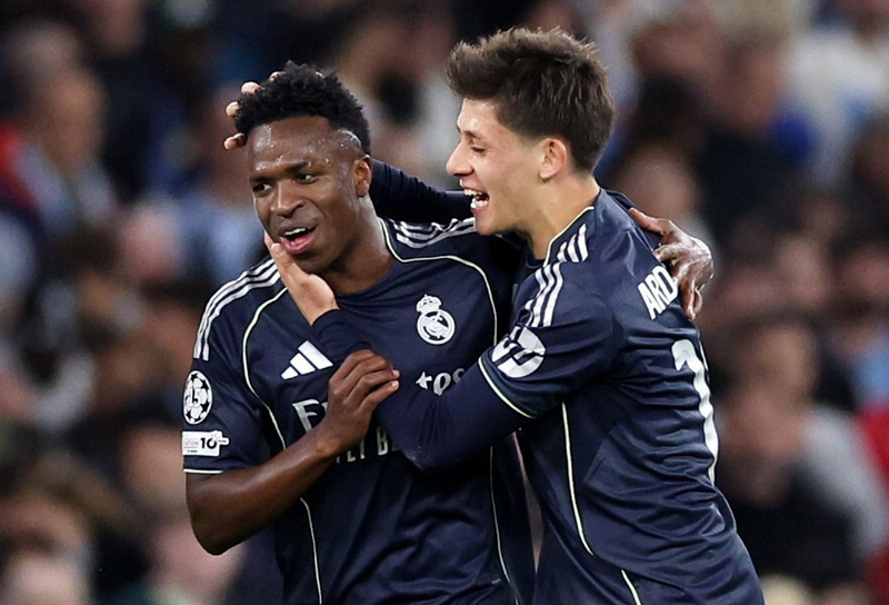 Meistaradeildin: Fjögur mörk dæmd af á Etihad - Arsenal og PSG örugglega áfram