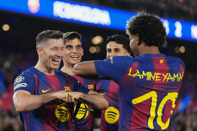 Spánn: Lewandowski með skrautlegt sigurmark - Barcelona styrkir stöðu sína
