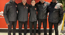 Kvendómari flautar leik Haítí og Íslands