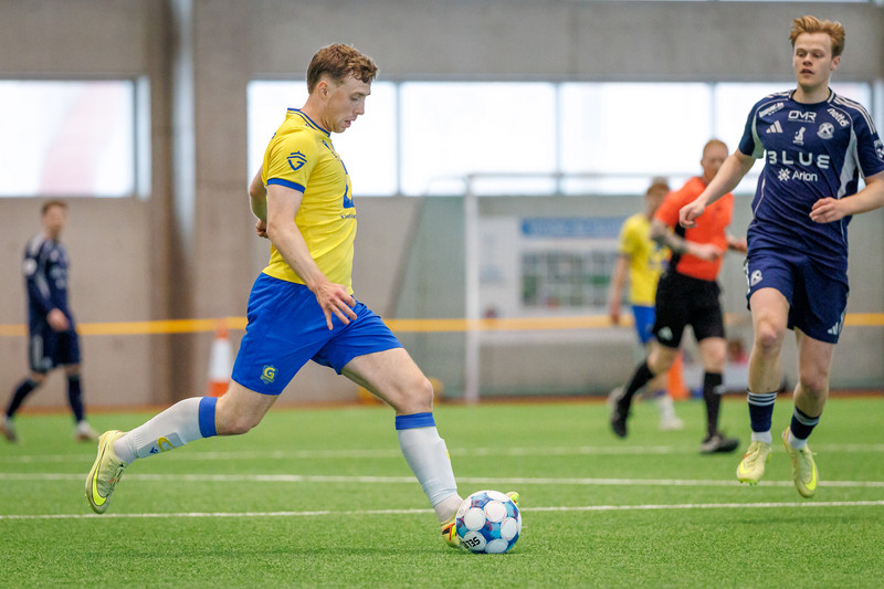Arnór Gauti kemur til með að spila við hlið Damir í vörninni.