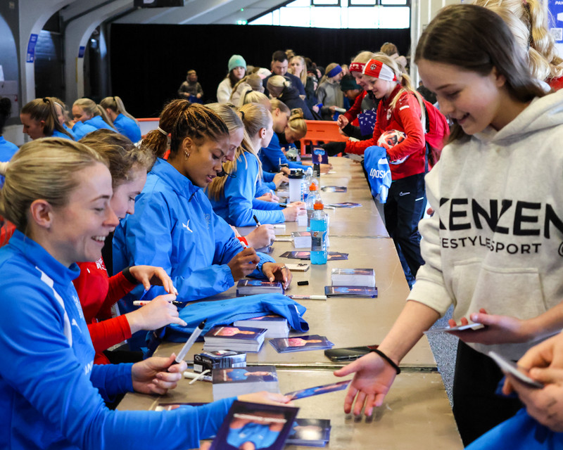 Myndaveisla: Góð stemning á opnu landsliðsæfingunni