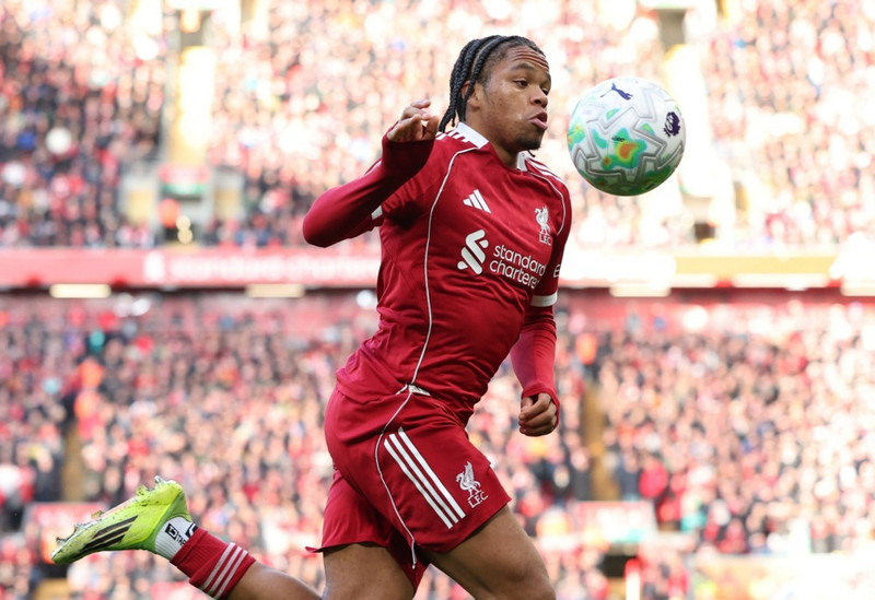 Bayern íhugar að kaupa ungstirni Liverpool