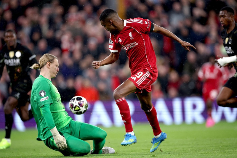Alexander Isak er ekki með Liverpool.