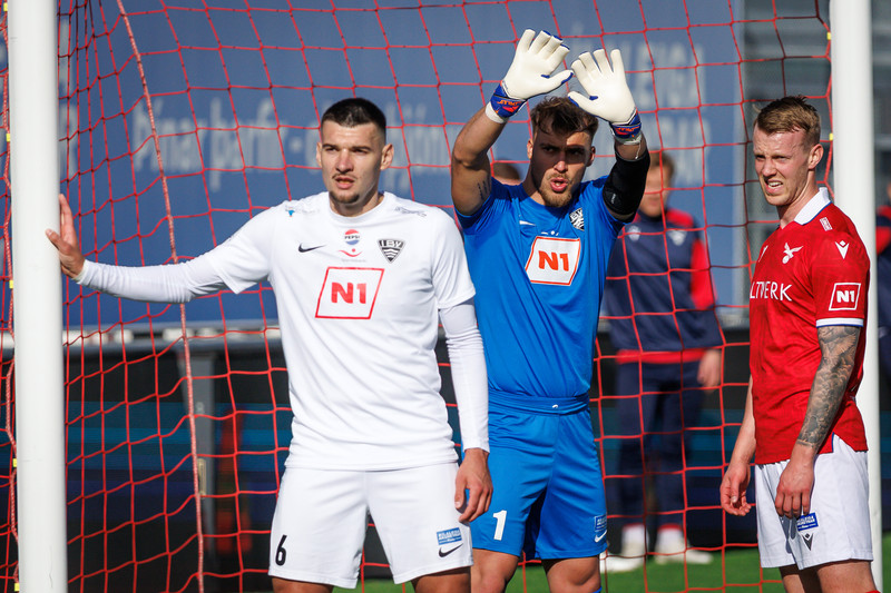 Milan Tomic er í byrjunarliði ÍBV en Marcel Zapytowski á bekknum.