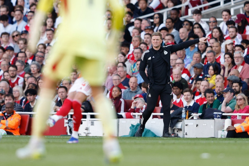 Howe hættir óvænt hjá Newcastle