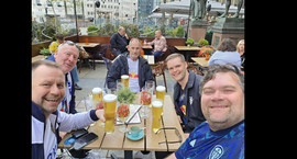 Íslenskir stuðningsmenn Leeds í góðum gír í London