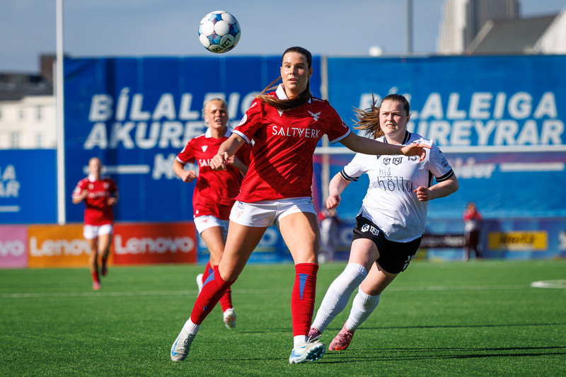 Helga Rut Einarsdóttir átti góðan leik fyrir Val í 1-1 jafntefli gegn FH í Kaplakrika og heldur nú á lokamót Evrópumóts U19 landsliða