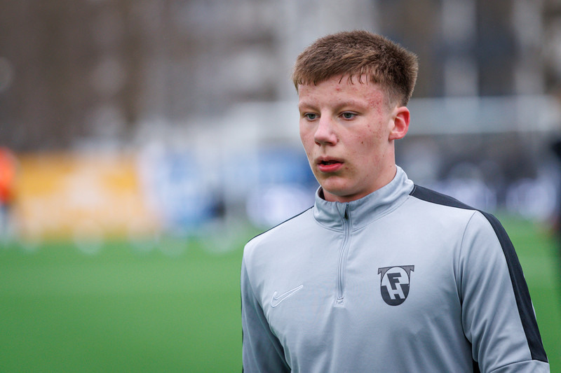 Róbert Hugi æfir með Hammarby