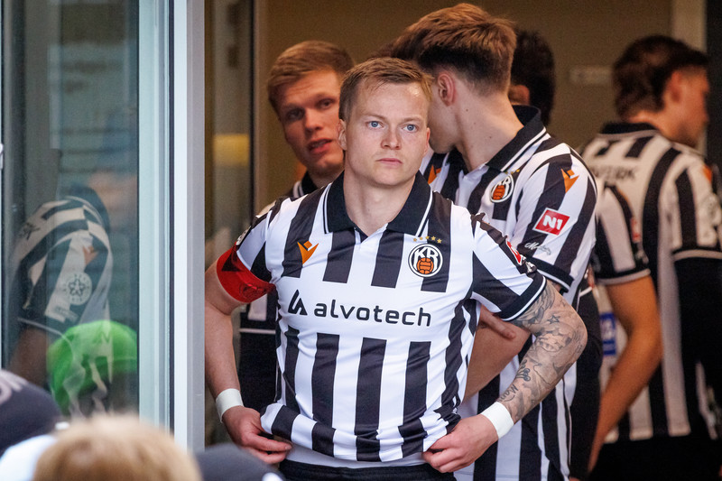 Aron Sigurðarson.