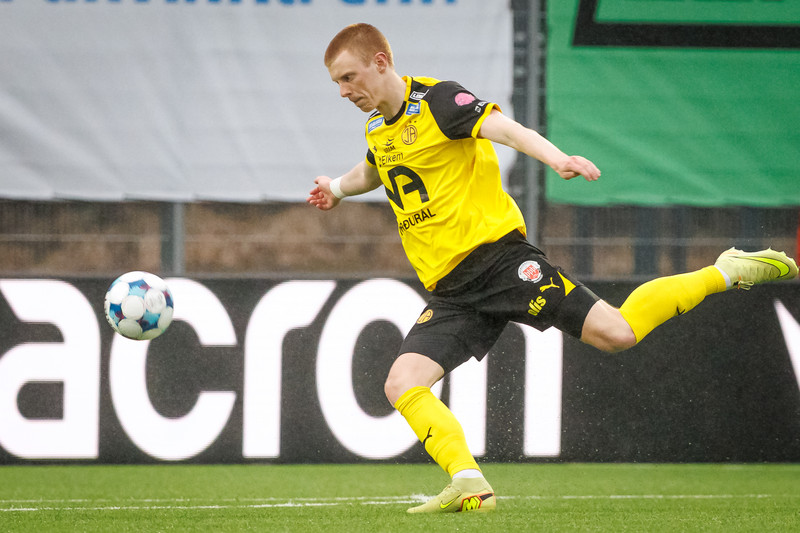 Sjáðu mörkin: Þrususpyrna Gísla Laxdals í 2-2 jafntefli ÍA og ÍBV