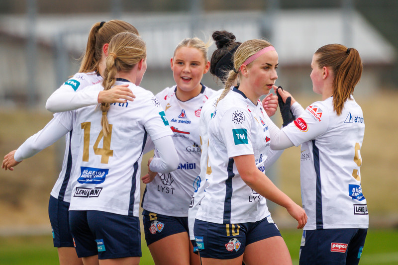 Þór/KA er með tvö stig eftir fjóra leiki en Stjarnan er með fjögur stig.