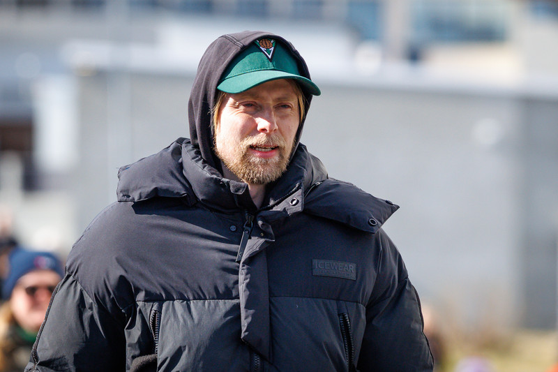 Elfar Árni: Hann stígur á mig þegar hann er að standa upp, en það er bara áfram gakk