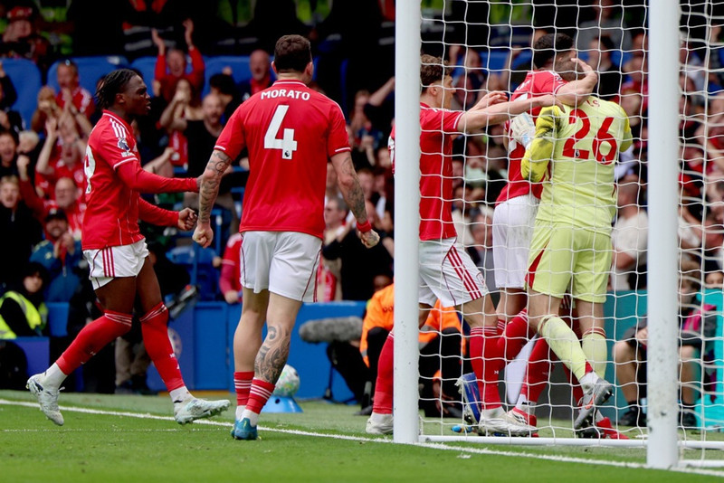 <b>Markvörður: Matz Sels (Nottingham Forest)</b> - Varði vítaspyrnu á mikilvægum tímapunkti gegn Chelsea. Forest vann 3-1 sigur og fór langt með að tryggja sér áframhaldandi veru í deild þeirra bestu.