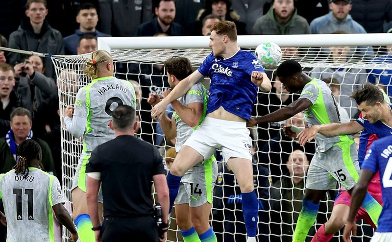 Everton skoraði þrjú í seinni