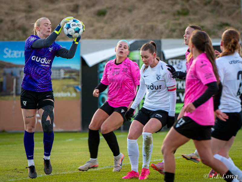 Myndaveisla: Fyrsti sigur FH kom gegn nýliðunum