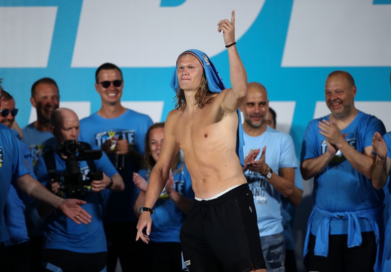 Pep Guardiola og Erling Haaland fögnuðu dátt eftir sigur í úrslitaleik FA bikarsins 2023.