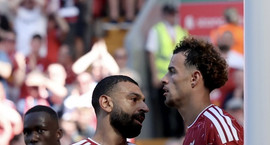 Bætti stoðsendingamet Gerrard og fékk heiðursskiptingu