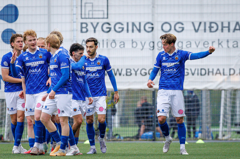 Fram getur minnkað minnkað forystu Víkings niður í fimm stig.