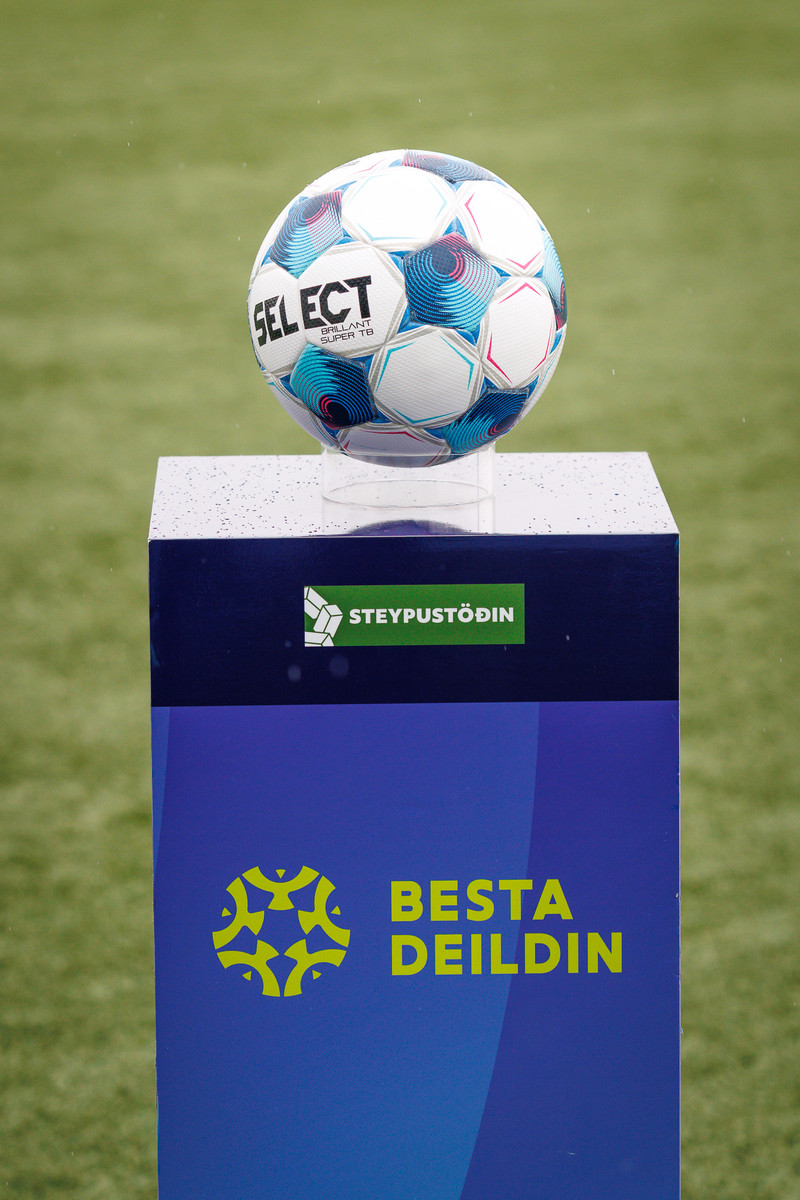 Er Besta deildin í krísu?