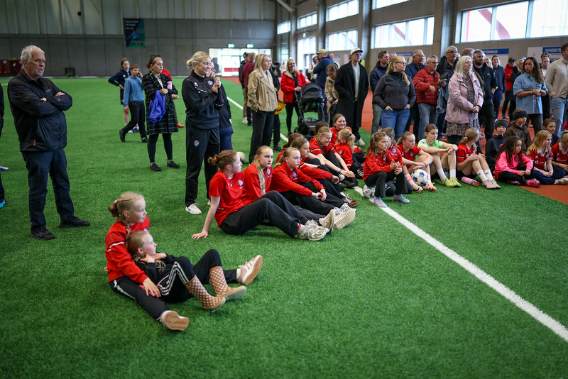 Myndaveisla: Sara mætt heim eftir 18 ára fjarveru