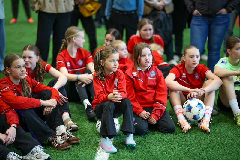 Myndaveisla: Sara mætt heim eftir 18 ára fjarveru