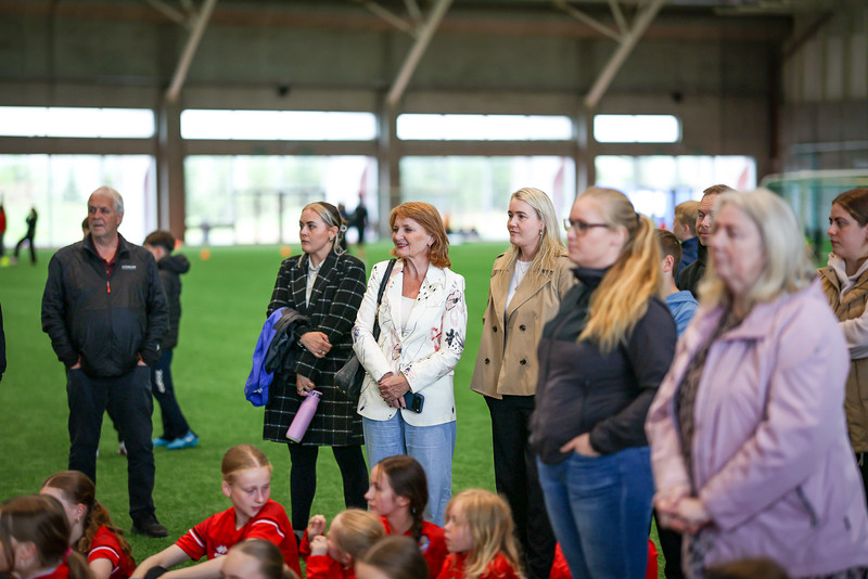 Myndaveisla: Sara mætt heim eftir 18 ára fjarveru