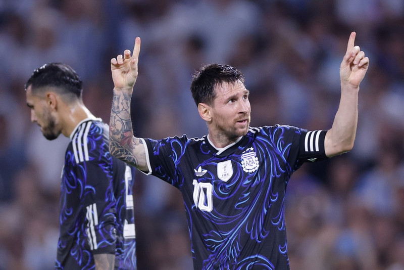 Messi byrjar fyrsta leik Argentínu