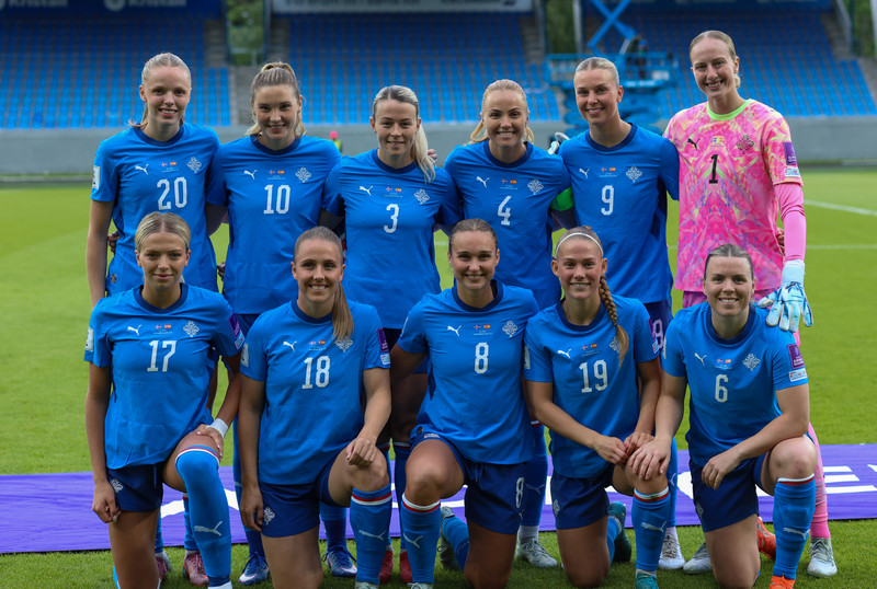 Einkunnir Íslands - Heimsmeistararnir léku sér að stelpunum okkar