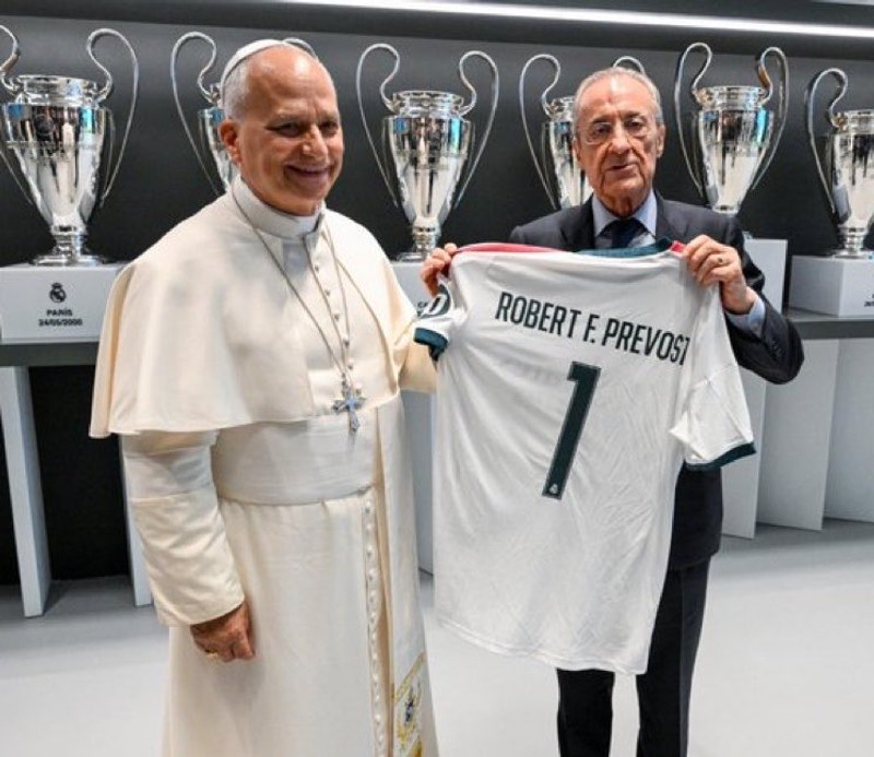 Real Madrid gerir páfann að heiðursfélaga