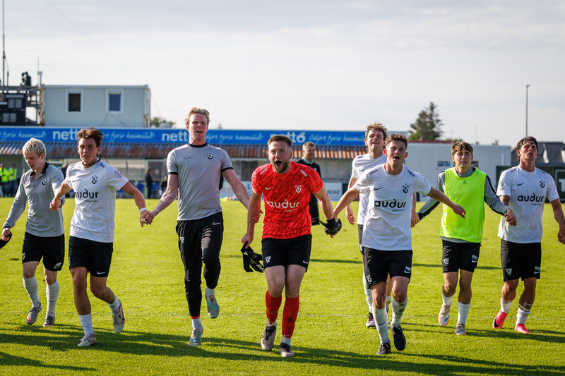 Ísak Bergmann og Davíð Þór fögnuðu dátt fyrsta sigri FH