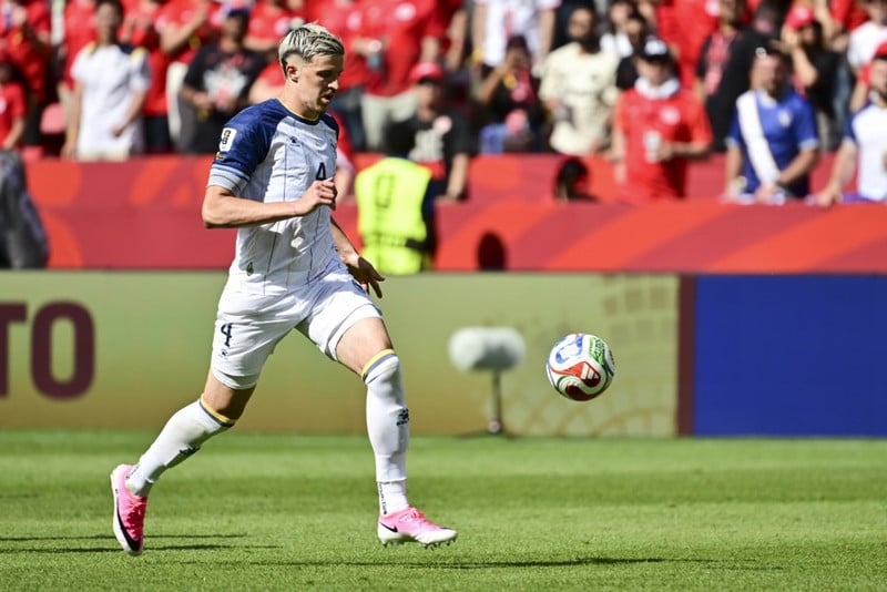 Leeds bætist við kappið um landsliðsmann Bosníu
