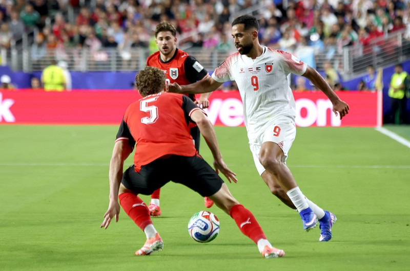 Ali Olwan, sem spilar í Katar, skoraði sögulegt mark fyrir Jórdaníu.
