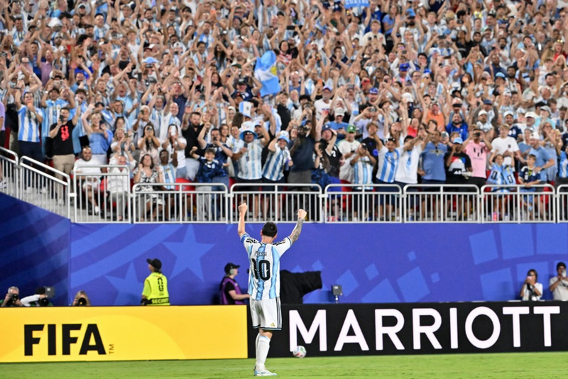 Er Lionel Messi sá besti?
