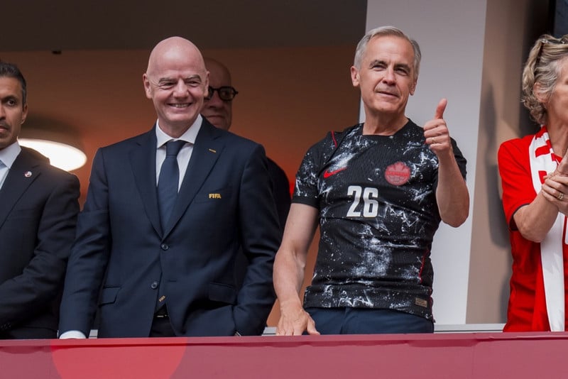 Infantino forseti FIFA og Mark Carney.