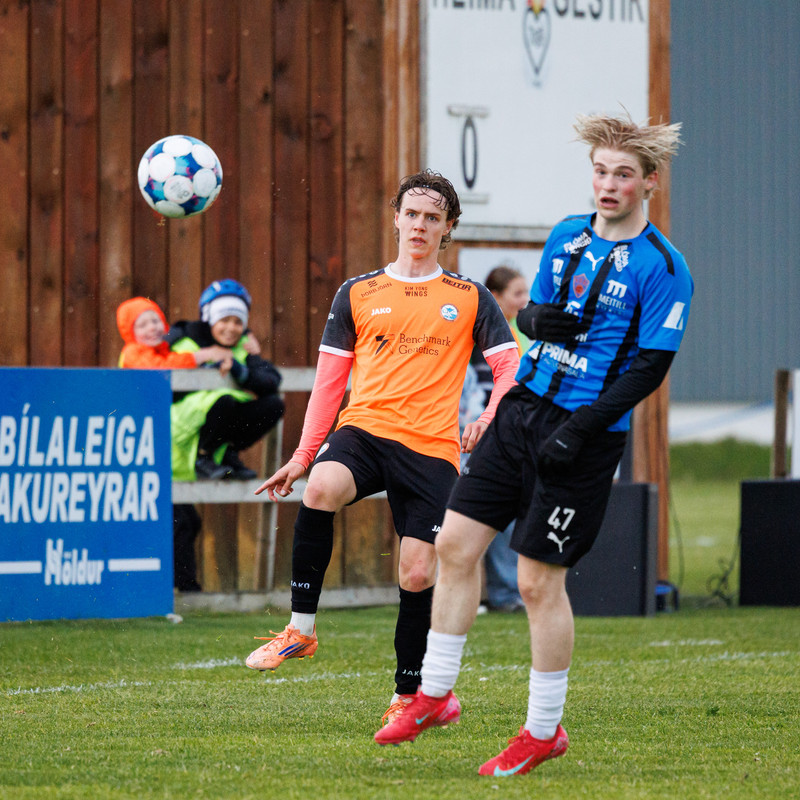 Myndaveisla: Kári á toppnum eftir leik í Vogum