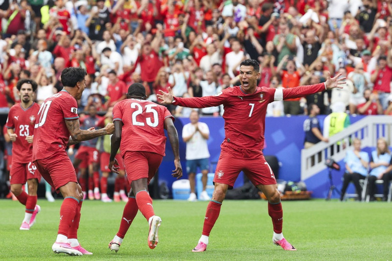 HM: Ronaldo stimplaði sig inn í stórsigri