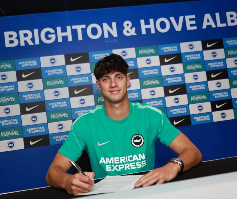 Brighton kaupir vængmann af Benfica (Staðfest)