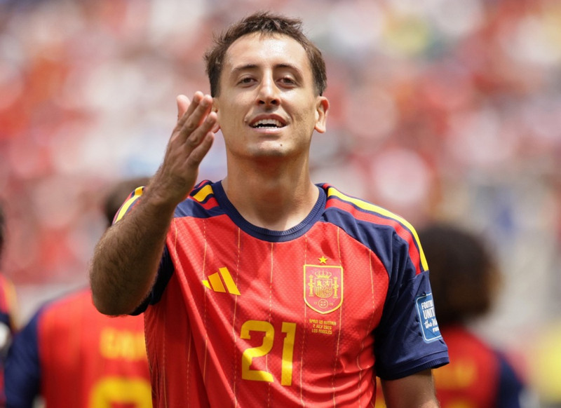 Mikel Oyarzabal.
