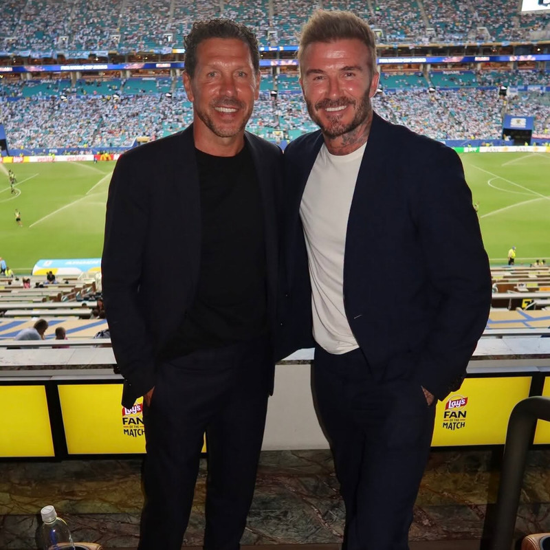Beckham birtir mynd af sér með gömlum vin