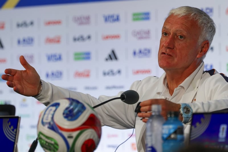 Deschamps á fréttamannafundi.