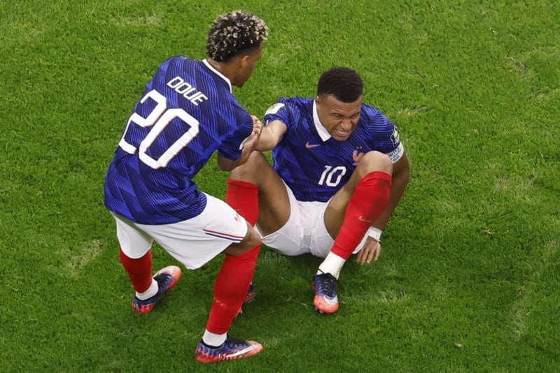 Desire Doue og Kylian Mbappe.