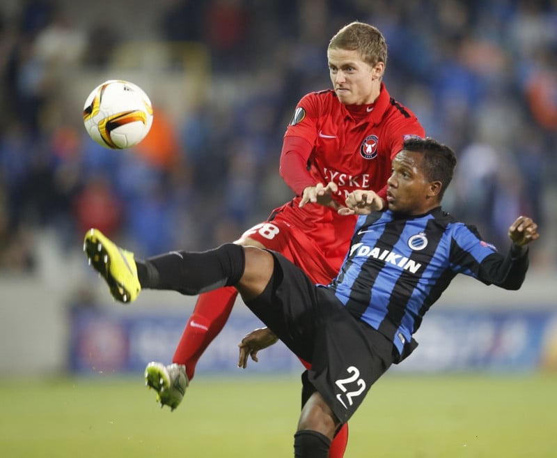 Mynd frá 2015. Andre Römer í baráttu við Jose Izquierdo í Evrópuleik Midtjylland og Club Brugge.
