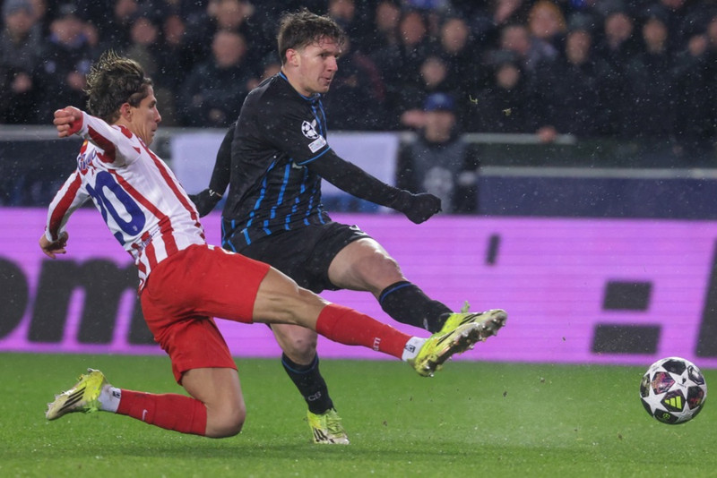 Christos Tzolis skorar mark fyrir Club Brugge.